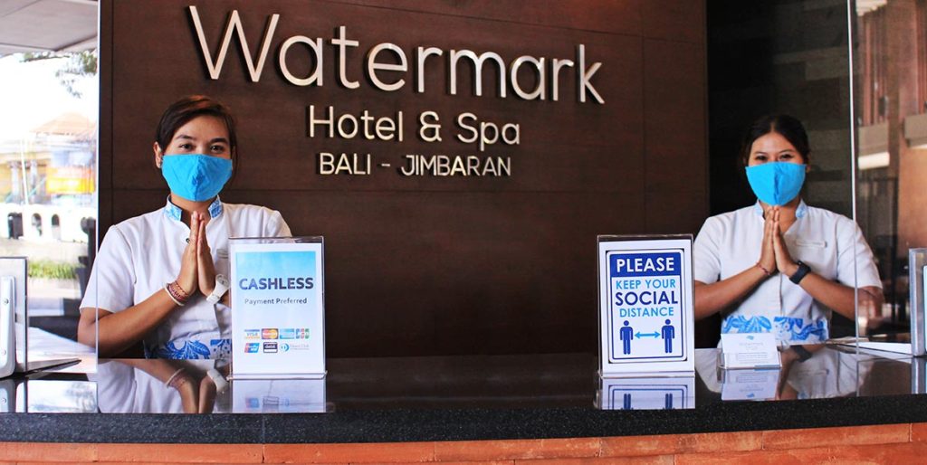 Watermark hotel Mask staff